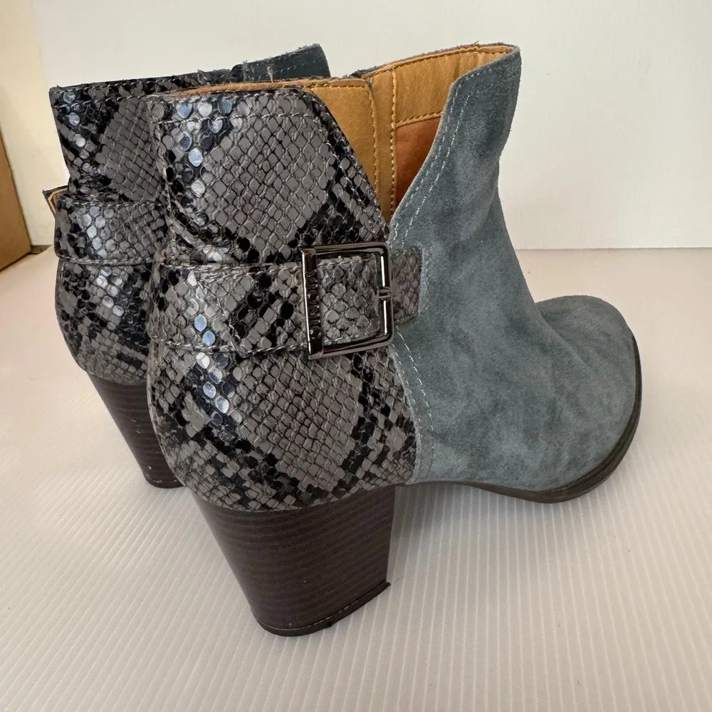 Vionic Naomi Snake Embossed‎ Suede Ankle Boots Block Heel Buckle Women 9 - Picture 4 of 9